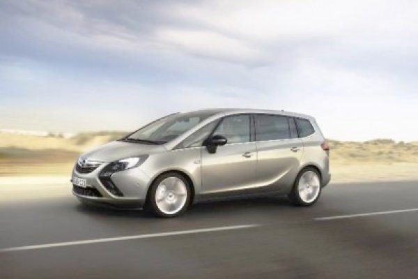 Opel Zafira, produs de PSA Peugeot Citroen
